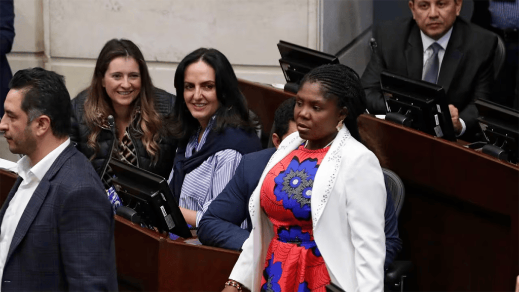 Paloma Valencia y María Fernanda Cabal: racistas se burlan de Francia&nbsp;Márquez