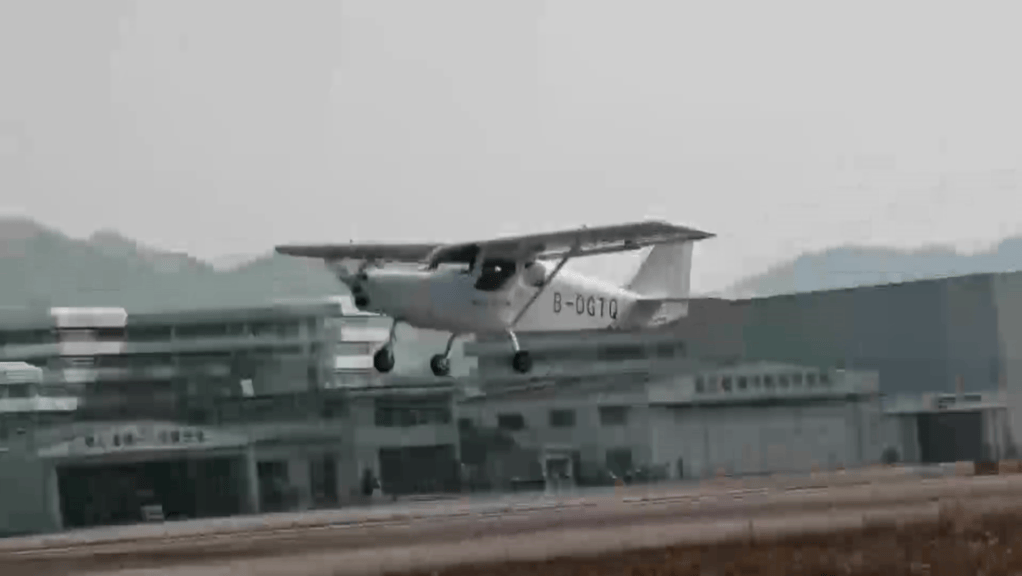 Un avión eléctrico chino realiza con éxito su vuelo inaugural&nbsp;(VIDEO)