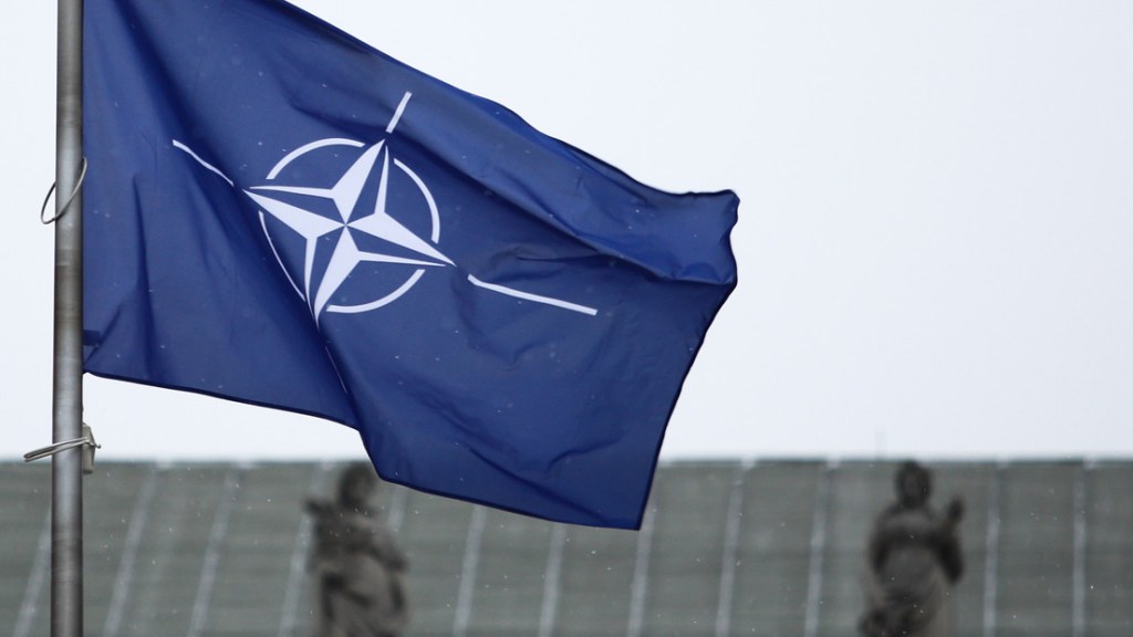 Lavrov: «Rusia no tiene necesidad de atacar a nadie, las declaraciones de la OTAN son una&nbsp;tontería»