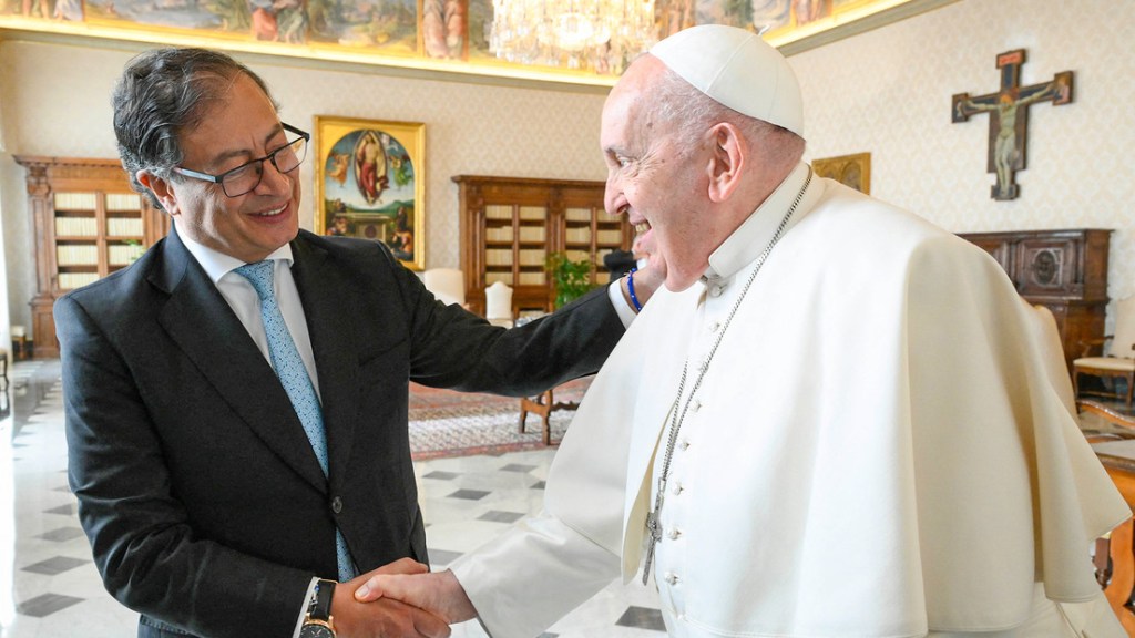 Petro propone al papa Francisco entablar un diálogo con el ELN en el&nbsp;Vaticano