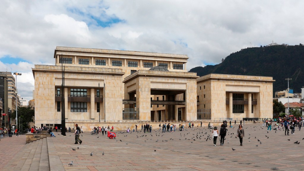 La polémica elección de la fiscal de Colombia se enturbia con el impedimento de siete&nbsp;jueces