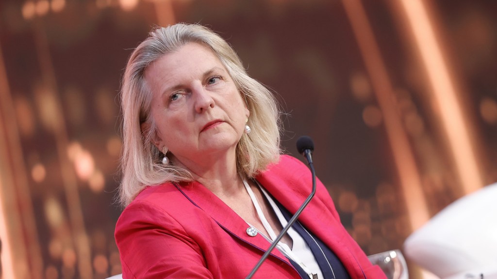 Karin Kneissl: «Europa es un gran estanque con ranas y creen que son el estanque más importante de la&nbsp;Tierra»