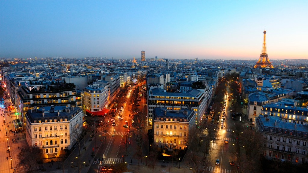 París 2024: crónica de un viaje a una ciudad en&nbsp;decadencia
