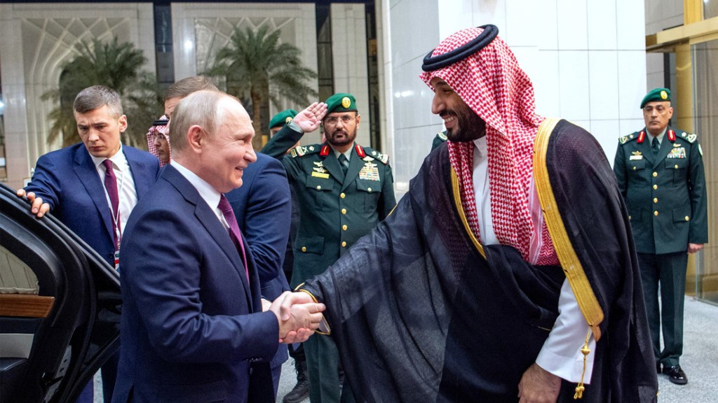 El príncipe heredero de Arabia Saudita felicita a Putin por su victoria en las&nbsp;presidenciales