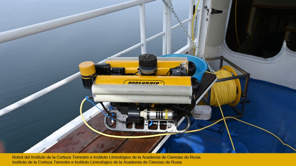 Robot submarino descubre secretos del lago de agua dulce más profundo del&nbsp;mundo