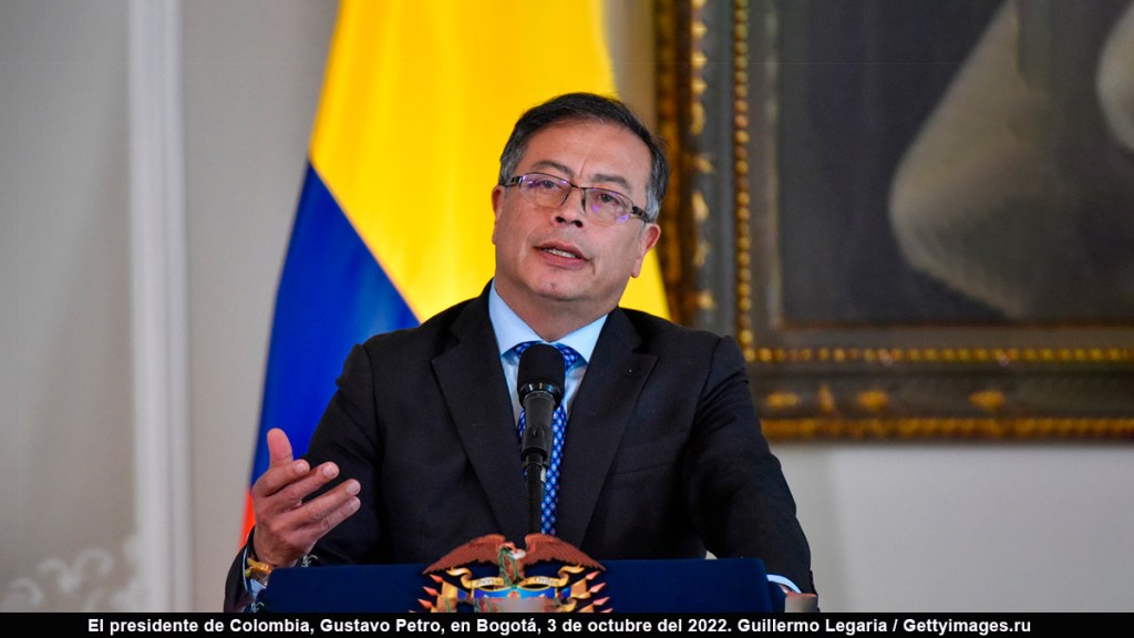 Petro responde a Álvaro Uribe por el llamado que hizo al&nbsp;Ejército