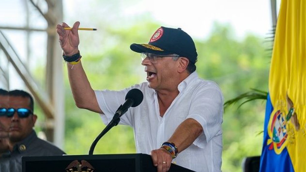 Petro denuncia golpe blando tras acusaciones del CNE&nbsp;colombiano