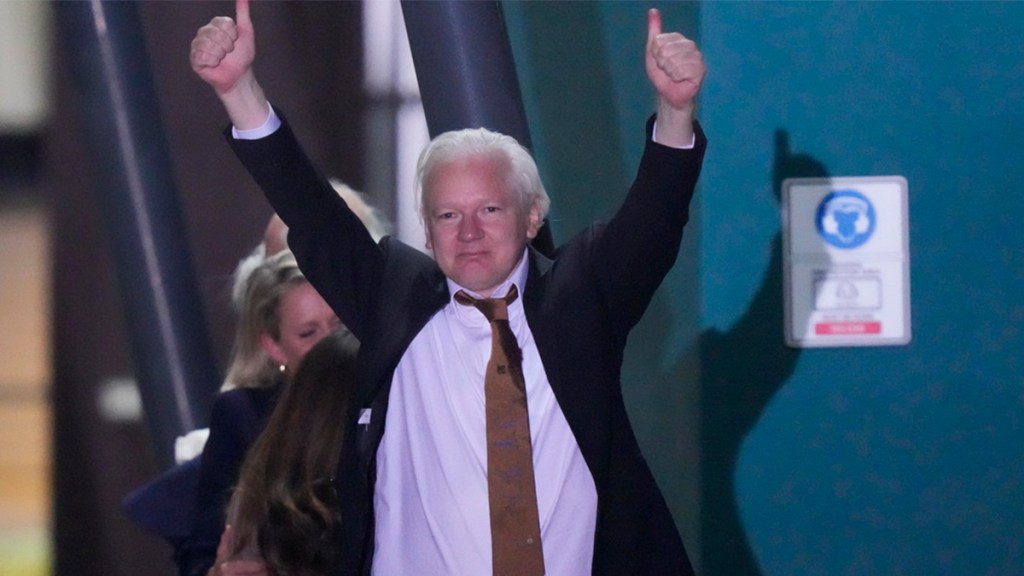Julian Assange llega a casa: primeros pasos tras años de cárcel y&nbsp;asilo