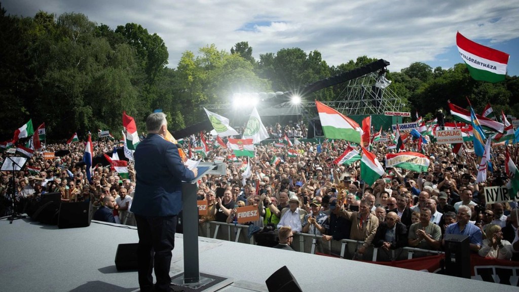 Orbán califica a la UE de «un tren proguerra sin frenos y con un maquinista&nbsp;enloquecido»