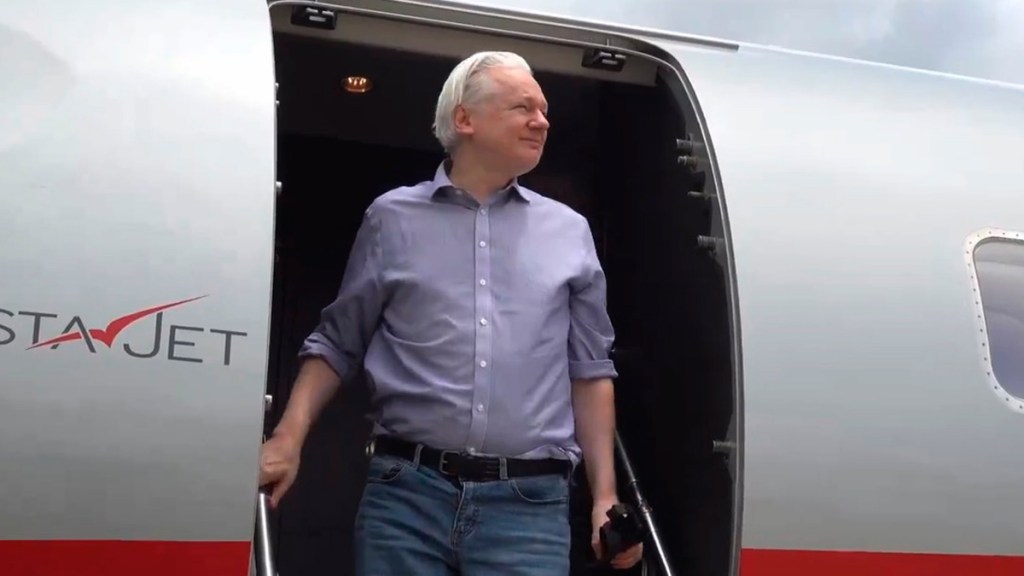 VIDEO de la llegada de Assange a&nbsp;Bangkok
