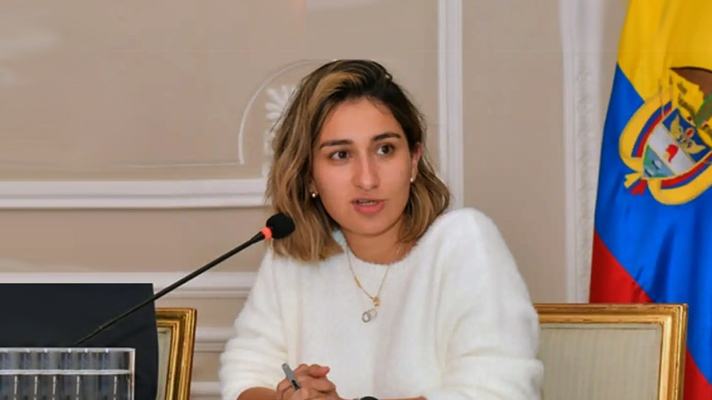 Laura Sarabia tuvo que ser hospitalizada de urgencia, anunció Gustavo Petro: la Clínica del Country dio reporte de su&nbsp;salud