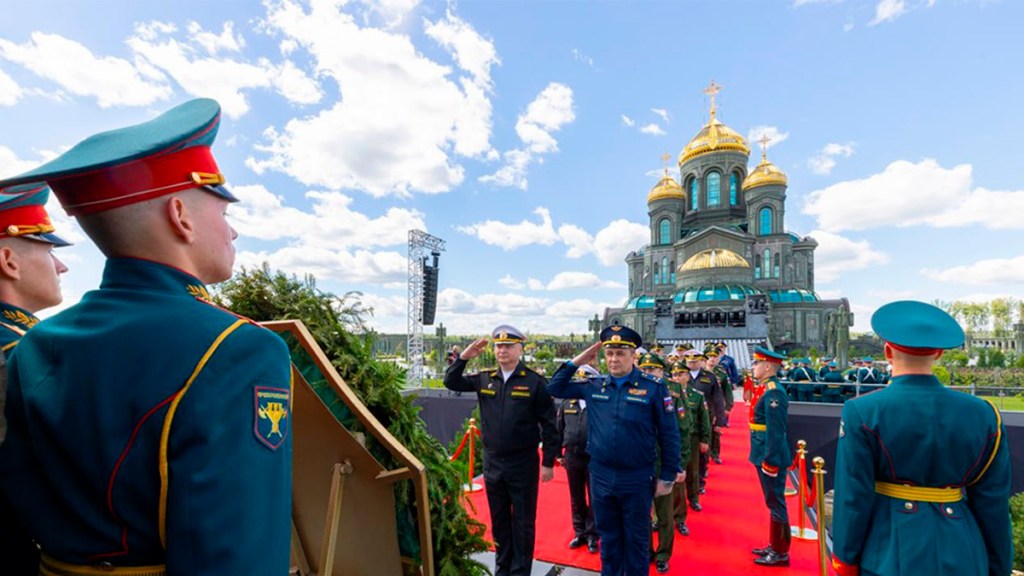 FOTOS: Rinden homenaje a los fallecidos en la Gran Guerra Patria en el principal templo de las FF.AA. de&nbsp;Rusia