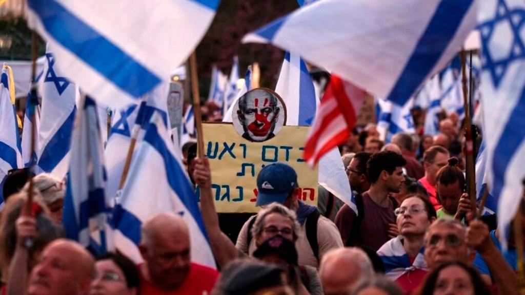 Israel: miles protestan contra Netanyahu “Es hora de derrocar al&nbsp;tirano”
