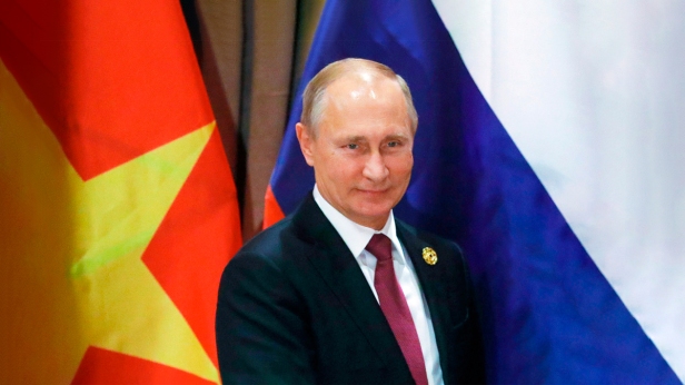 Putin llega a Vietnam en una visita de Estado