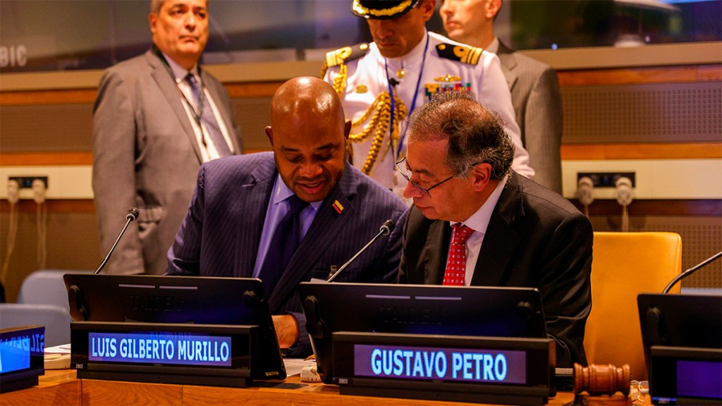Transformar los territorios a economías lícitas y salvar la selva amazónica, ejes para articular la paz en Colombia: presidente Petro&nbsp;(Video)
