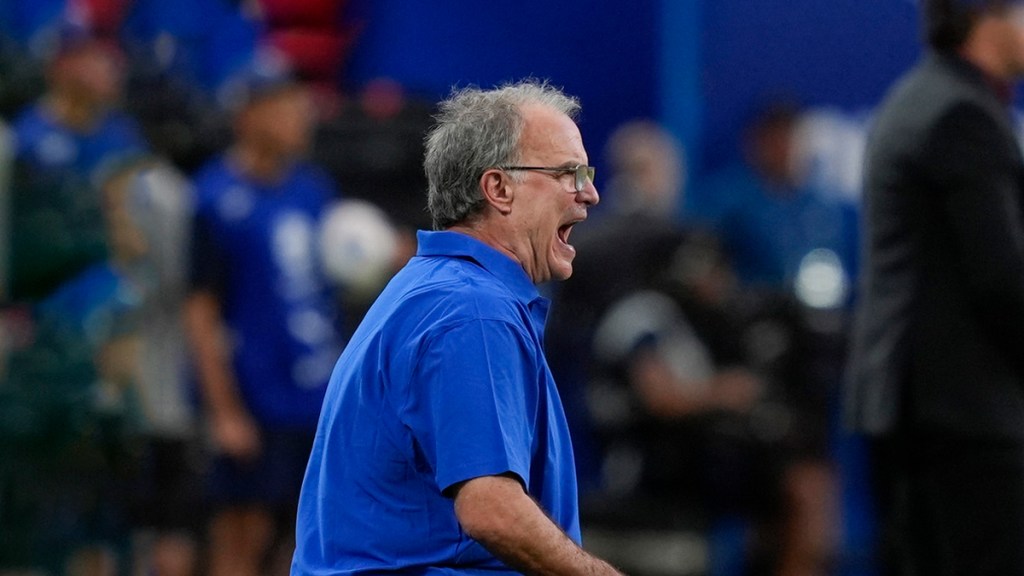 «Todo una vergüenza»: Bielsa explota en la Copa América y destroza a Conmebol y&nbsp;EE.UU.