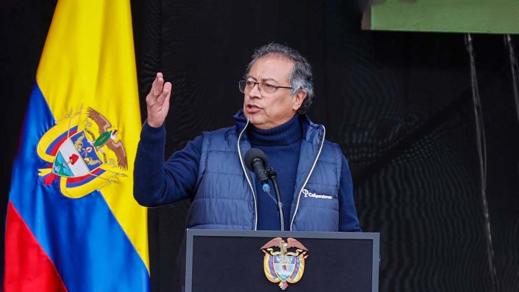 Petro encara al CNE: «Permitir el desafuero es iniciar un golpe de&nbsp;Estado»