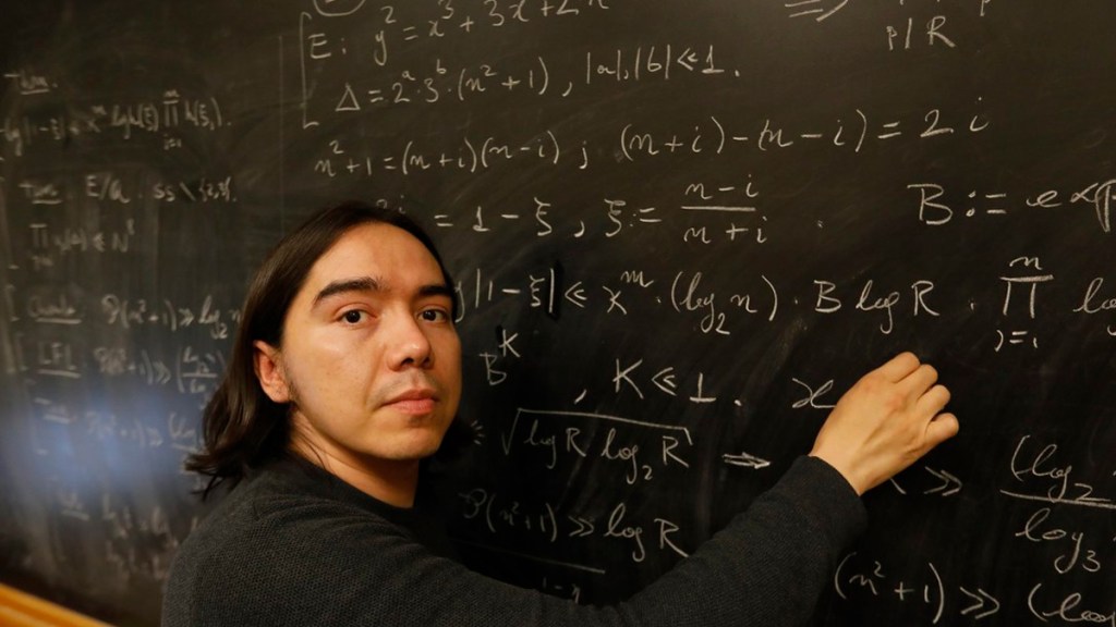Premian a chileno por resolver un problema matemático tras casi un siglo sin&nbsp;solución