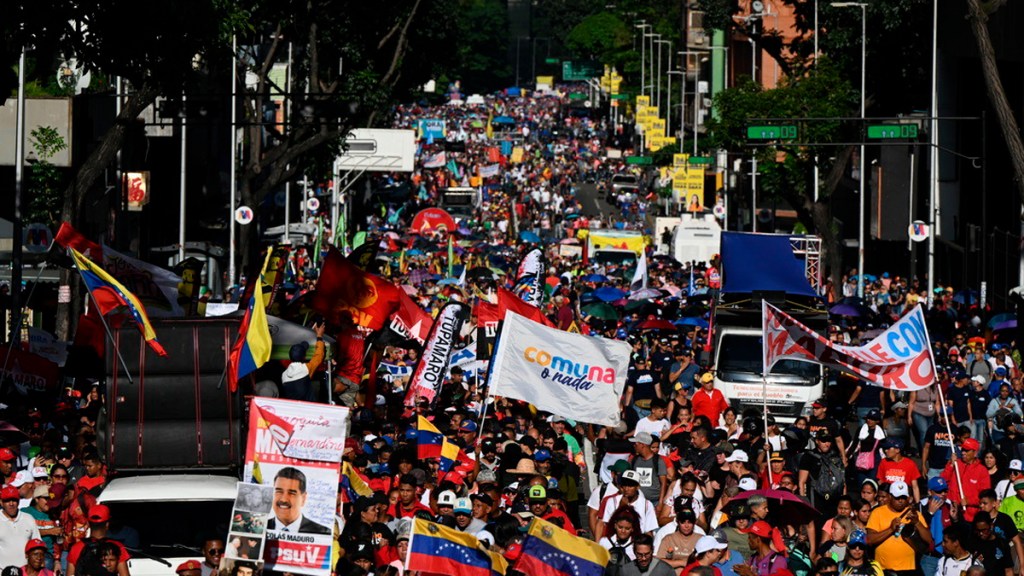 El chavismo y la oposición vuelven a las calles a un mes de las elecciones&nbsp;venezolanas