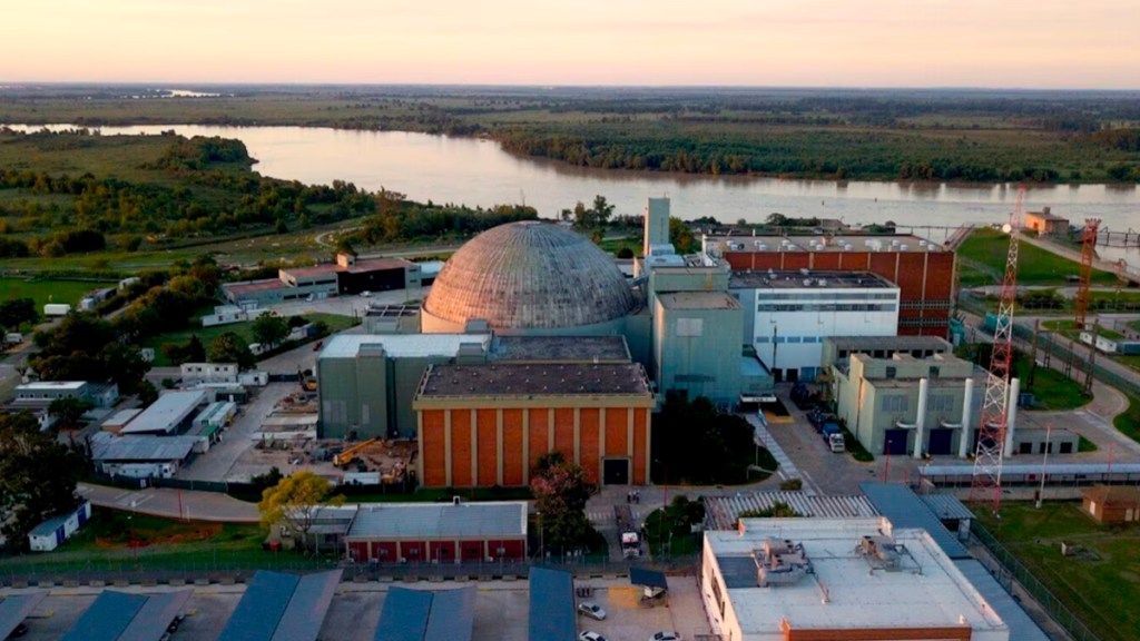 Encrucijada energética: Argentina reacondicionará una central nuclear, pero podría sufrir&nbsp;apagones