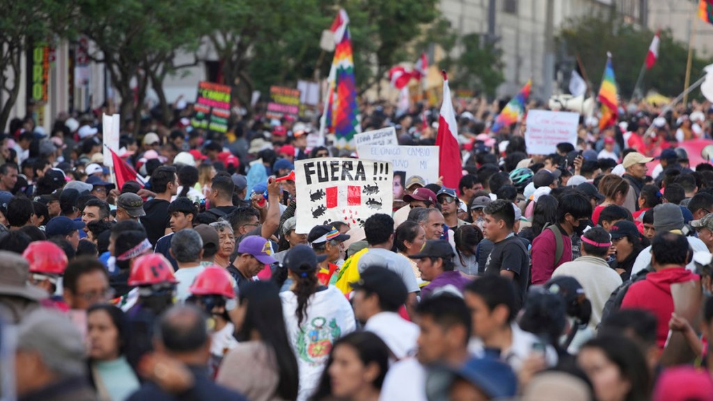 El paro que derrite la «estabilidad relativa» de Boluarte de&nbsp;Perú