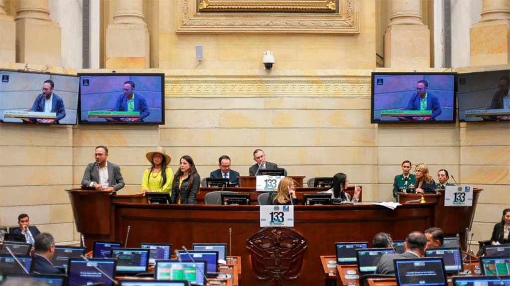 El Congreso colombiano propone educar a los autores de ‘+57’ sobre violencia&nbsp;infantil