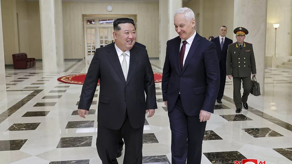 Kim Jong-un se reúne con el ministro de Defensa&nbsp;ruso