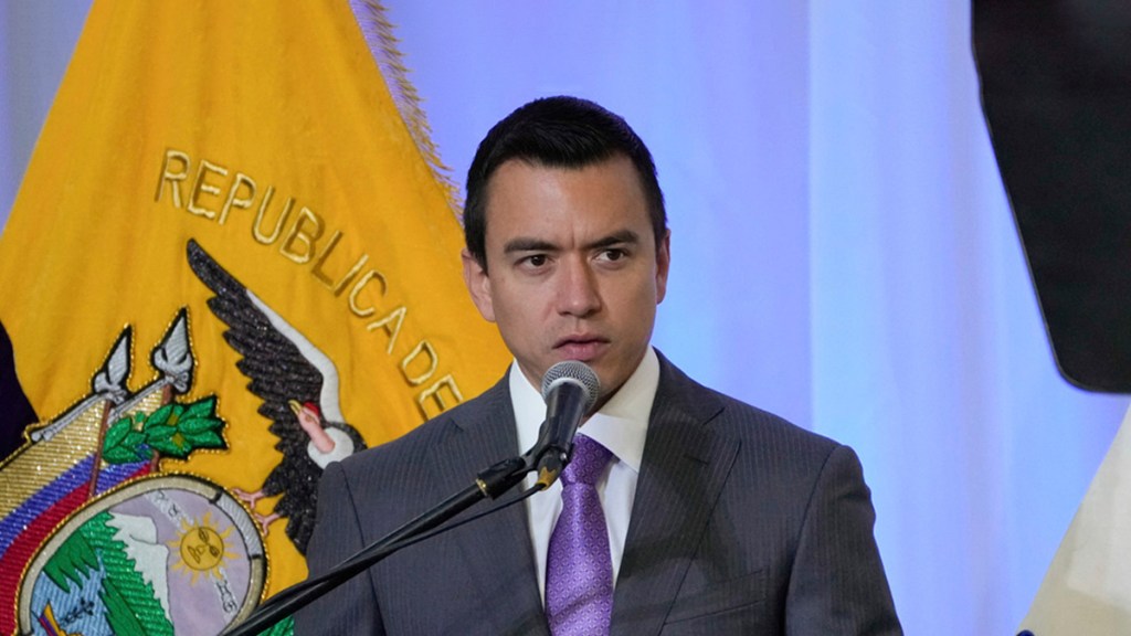 Noboa ‘entrega’ las Galápagos a EE.UU. a menos de dos meses de las&nbsp;elecciones