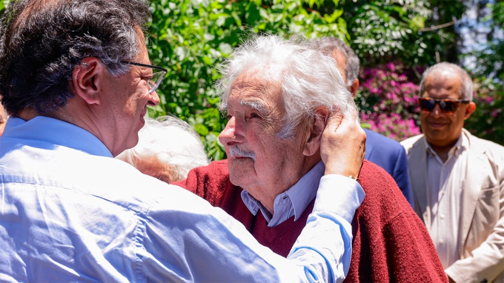Presidente Gustavo Petro otorgó la Orden de Boyacá en el Grado de Gran Cruz Extraordinaria al exmandatario uruguayo José ‘Pepe’&nbsp;Mujica