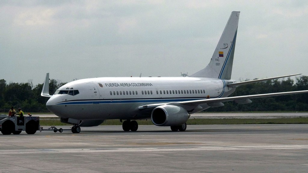 Petro habilita avión presidencial para el «retorno digno» de colombianos deportados desde&nbsp;EE.UU.