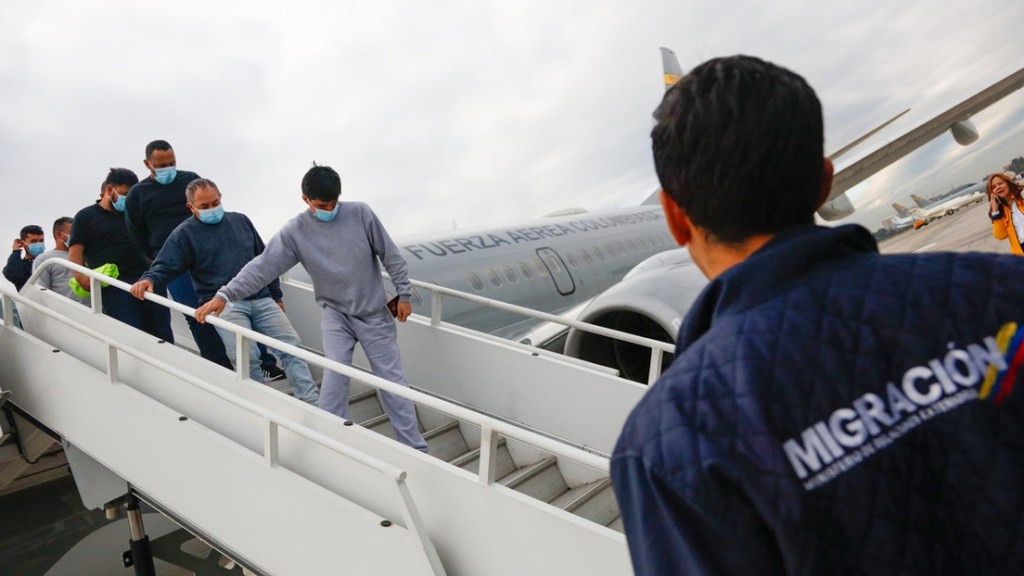¿Quiénes son los colombianos deportados a los que Trump tildó de&nbsp;«asesinos»?
