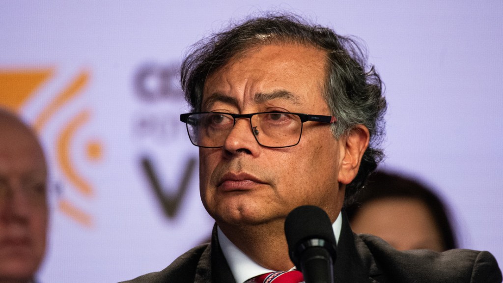 Petro elige viajar a Haití y no a Davos, donde «los más ricos destruyen la&nbsp;humanidad»