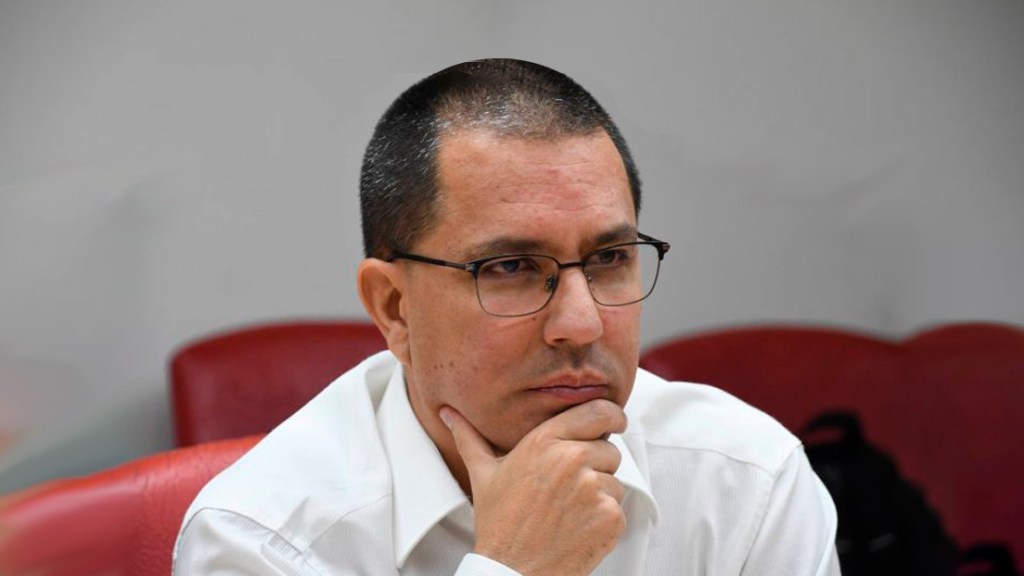 Arreaza: pedido de intervención de Uribe pone en peligro la paz de&nbsp;Colombia