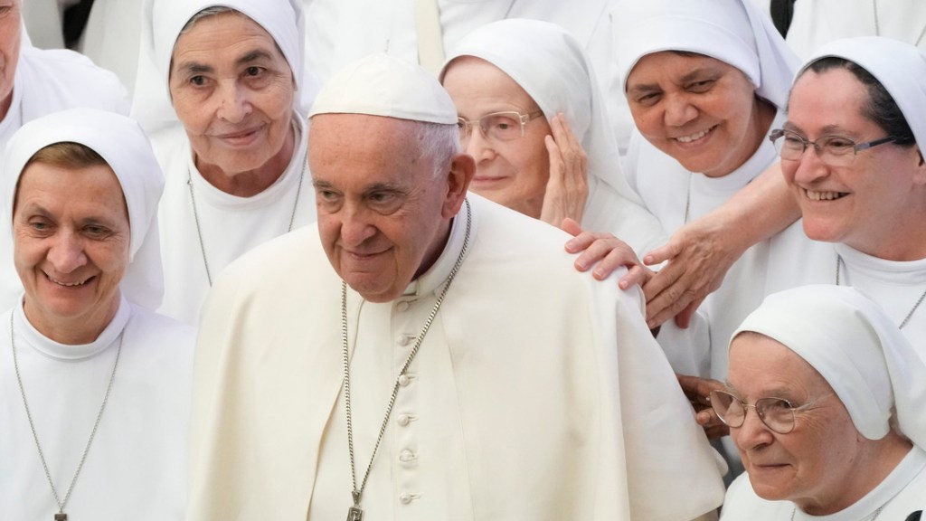 El papa Francisco critica a las monjas con «caras de&nbsp;vinagre»