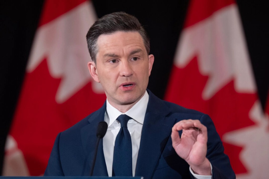 «Solo conozco dos», dice Poilievre sobre Número de&nbsp;géneros