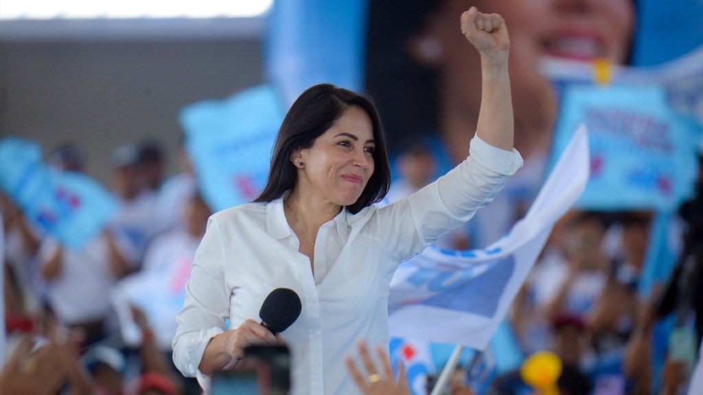 «Recursos hay, pero no los saben usar»: Exclusiva de RT con la candidata presidencial de Ecuador Luisa&nbsp;González