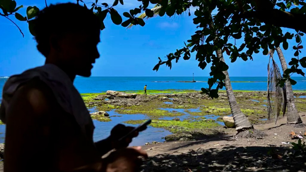 Venezolanos rechazan encierro en albergues de Costa Rica y Panamá: “No somos&nbsp;animales”