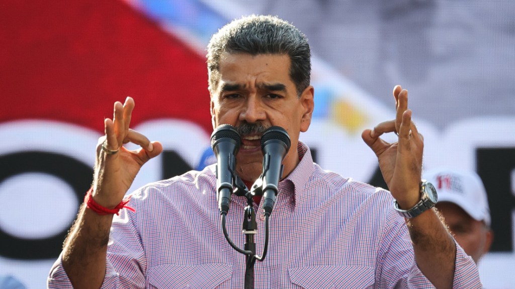 «El mayor acto de enemistad»: Maduro fustiga deportación de venezolanos desde EE.UU. a El&nbsp;Salvador
