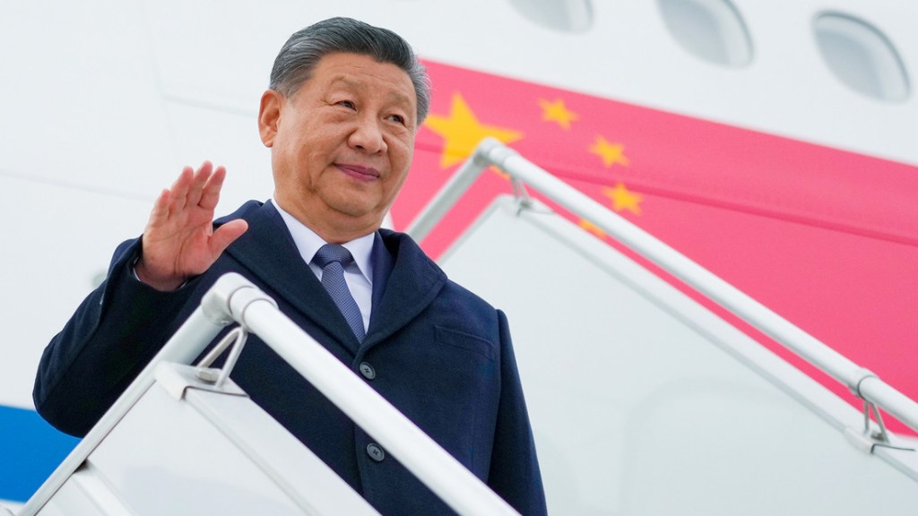 Xi Jinping llega a Moscú para honrar la gesta del pueblo soviético en la Gran Guerra Patria&nbsp;(VIDEO)