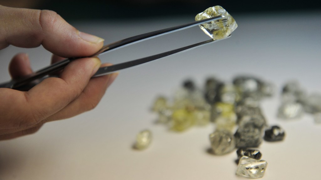 La minera rusa Alrosa es la primera del mundo en confirmar la neutralidad de carbono de sus&nbsp;diamantes