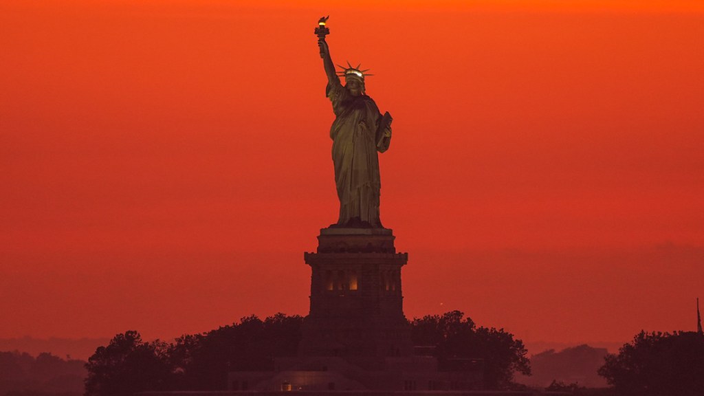 Petro sugiere mover la Estatua de la Libertad a Cartagena tras las políticas migratorias de&nbsp;Trump