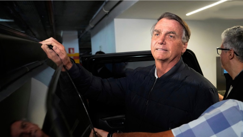 Corte Suprema de Brasil ordena prisión domiciliaria para&nbsp;Bolsonaro