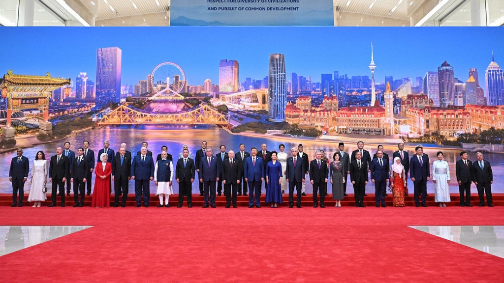 Los líderes de la OCS se toman la foto oficial de la 25.ª cumbre en&nbsp;China