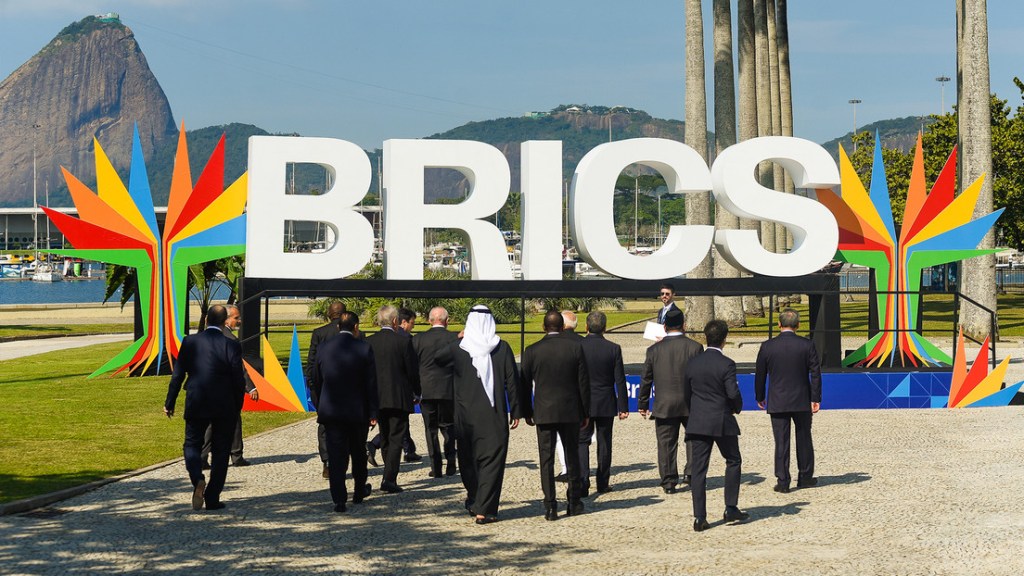 Respuesta a acciones ilegales de Occidente: el BRICS celebra una cumbre&nbsp;online