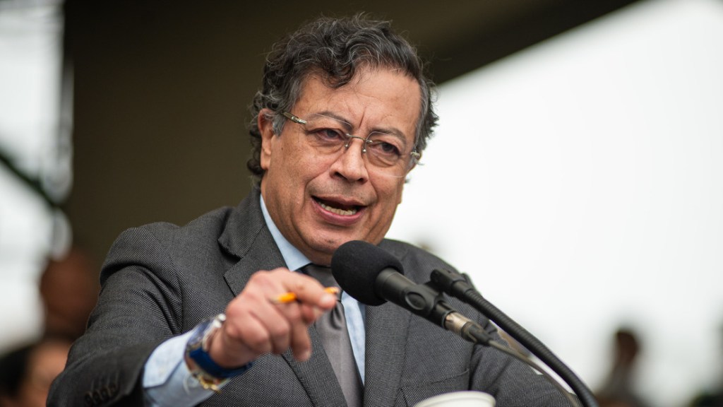 El presidente Petro desenmascara el fraude en favor del ultraderechista de la Espriella, montado por&nbsp;Thomas&Greg