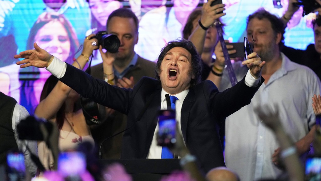 ¿De la ‘debacle’ a la catapulta? Los porqués del viraje que enfila a Milei hacia la&nbsp;reelección