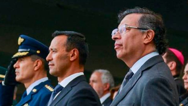 El camaleón Petro. Una rémora para Iván&nbsp;Cepeda.