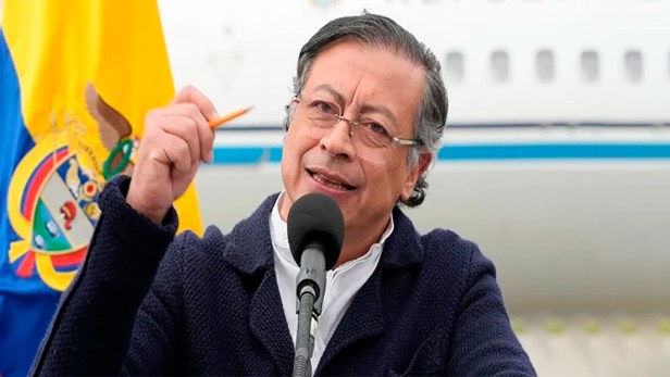 Petro condena injerencia de Trump contra Venezuela: «Un espacio aéreo nacional no lo puede cerrar un presidente&nbsp;extranjero»