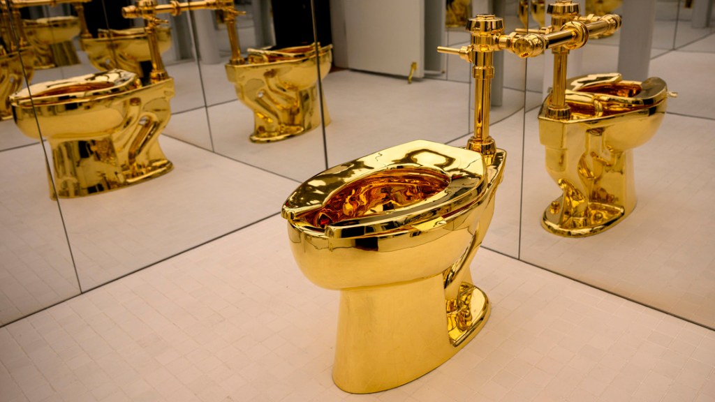 ‘América’, el retrete de oro macizo más caro del mundo tiene nuevo dueño: ¿cuánto se pagó&nbsp;?