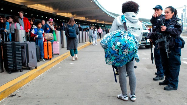 La crisis de los aeropuertos revela otra grieta del agotamiento&nbsp;estadounidense